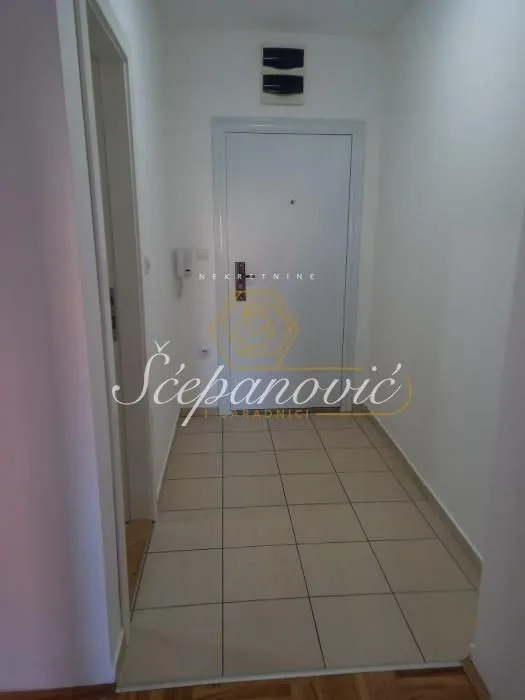 Izdavanje, dvosoban stan, 41m², Nova Detelinara, Novi Sad Sve Podlokacije