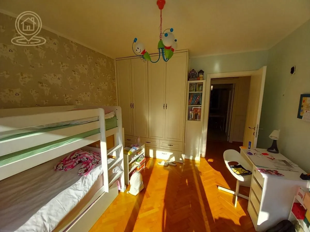 Izdavanje, trosoban stan, 85m², Stari grad, Novi Sad