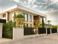 Izdavanje, kuća, 260m², Gornja Gorica, Podgorica - image 1