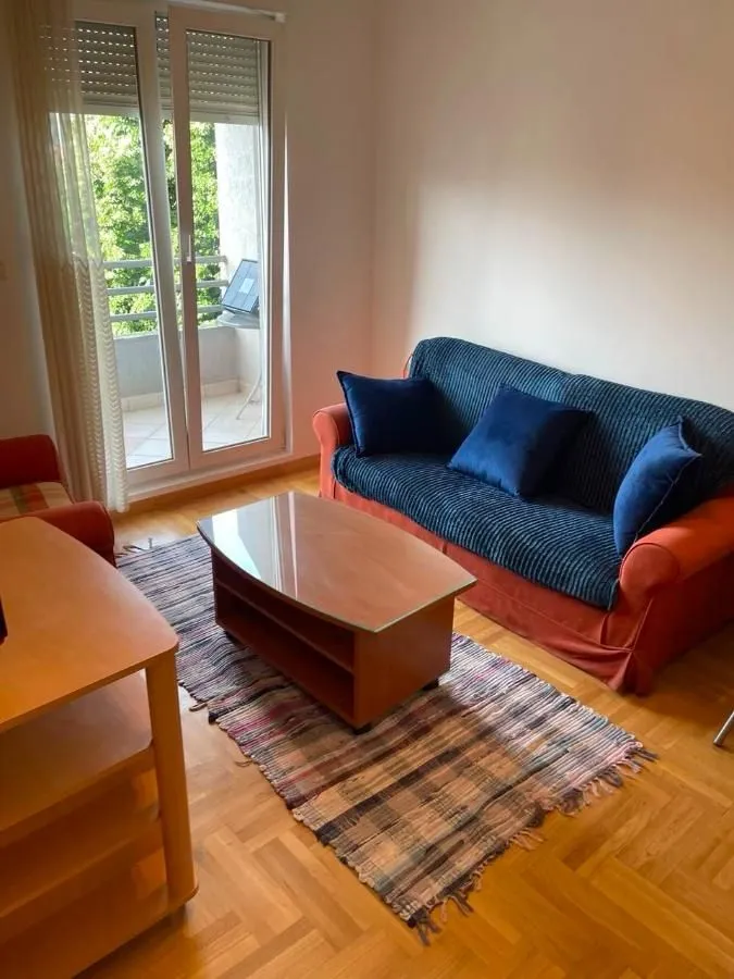 Izdavanje, jednosoban stan, 36m², Stari Aerodrom, Podgorica