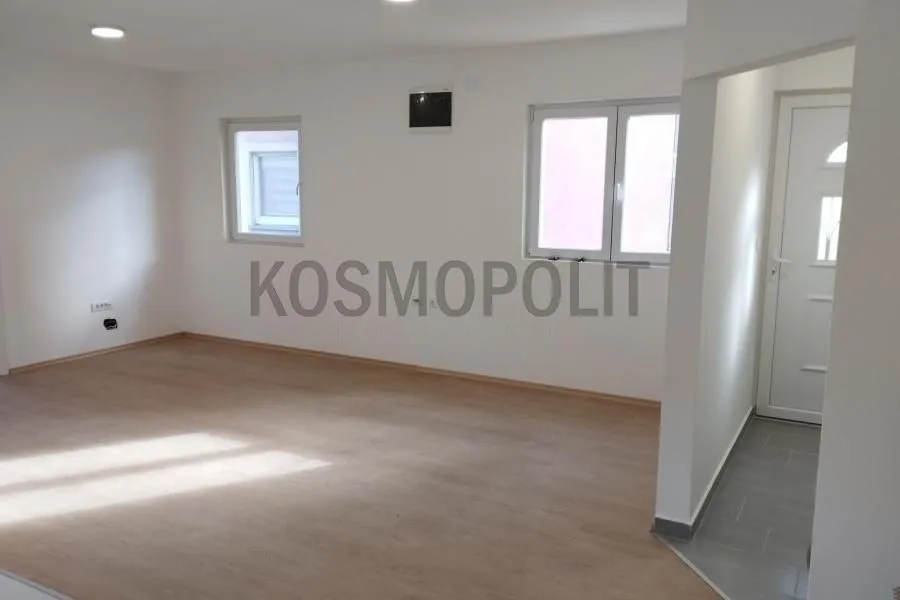 Prodaja, trosoban stan, 57m², Zemun Sve Podlokacije, Beograd