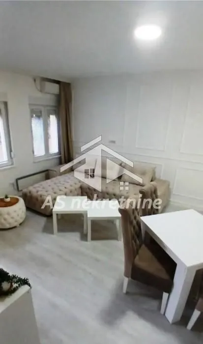 Izdavanje, trosoban stan, 61m², Trošarina, Voždovac Sve Podlokacije