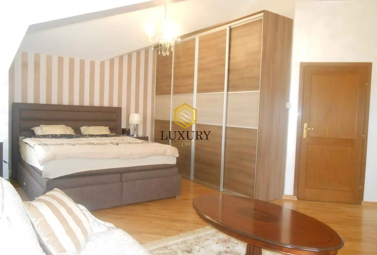 Rent, house, 300m², Zabjelo, Podgorica