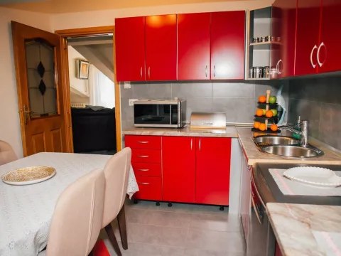 Rent, two bedroom apartment, 130m², Kotor, Crna Gora - image 14