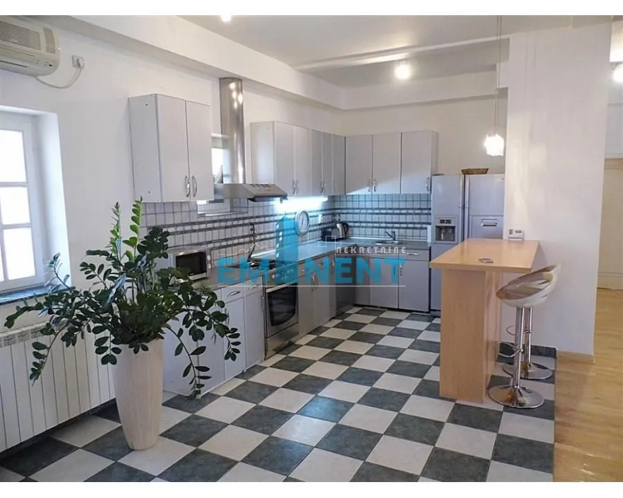 Rent, house, 400m², Voždovac Sve Podlokacije, Beograd