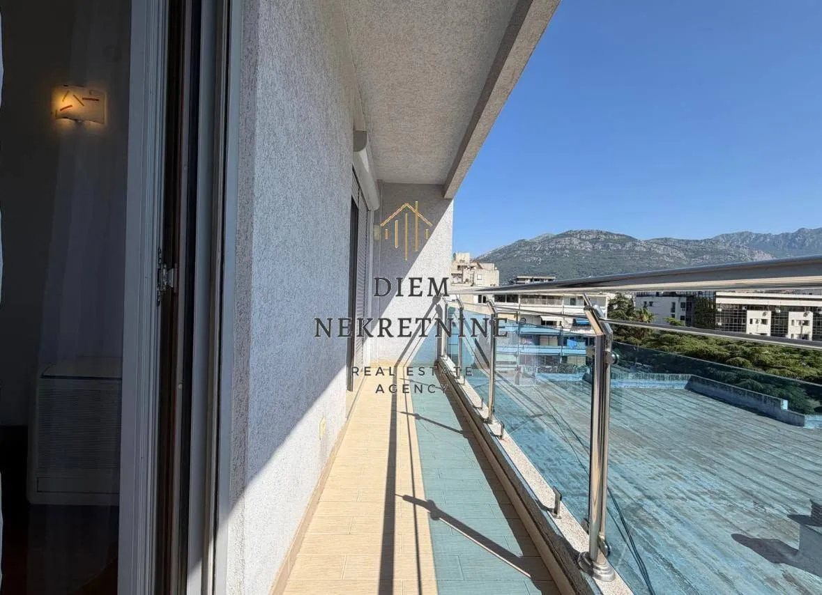 Prodaja, jednosoban stan, 65m², Centar, Bar