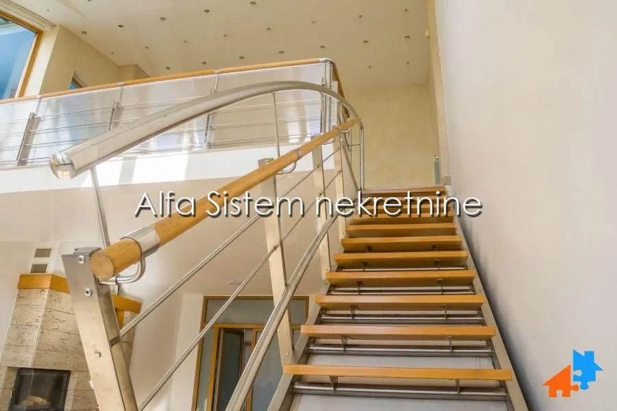 Izdavanje, četvorosoban stan, 222m², Tašmajdan, Palilula Sve Podlokacije