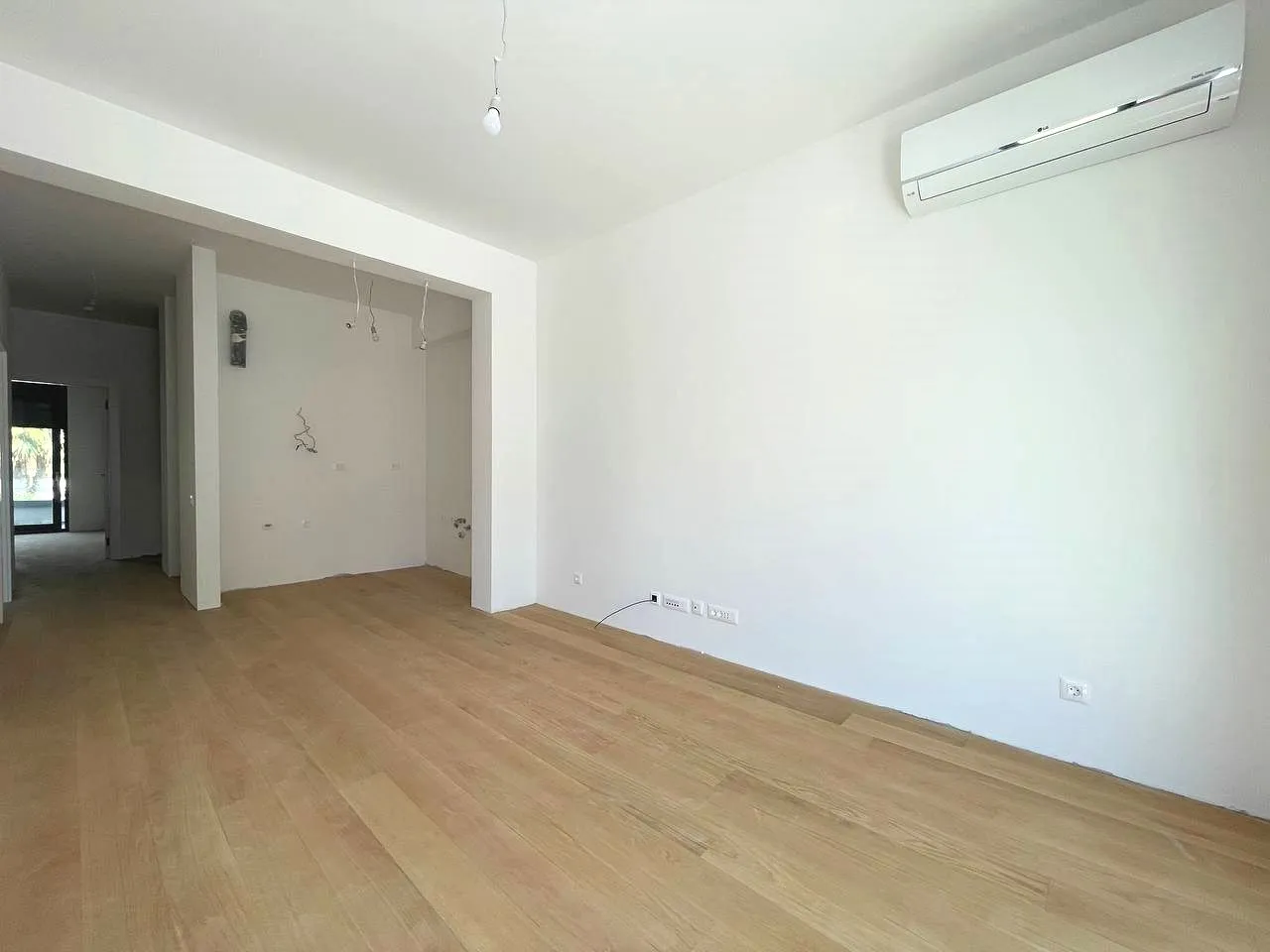 Sale, two bedroom apartment, 74m², Bečići, Budva