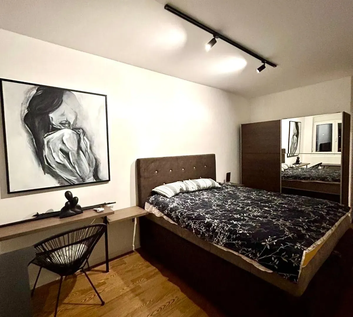 Izdavanje, dvosoban stan, 60m², Pobrežje, Podgorica