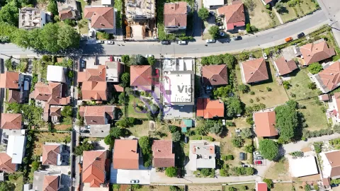 Pogled iz vazduha na naselje i okolne objekte. - image 3