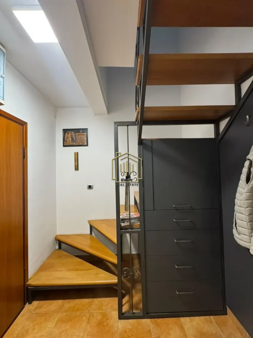 Prodaja, četvorosoban stan, 106m², Vezirov Most, Podgorica