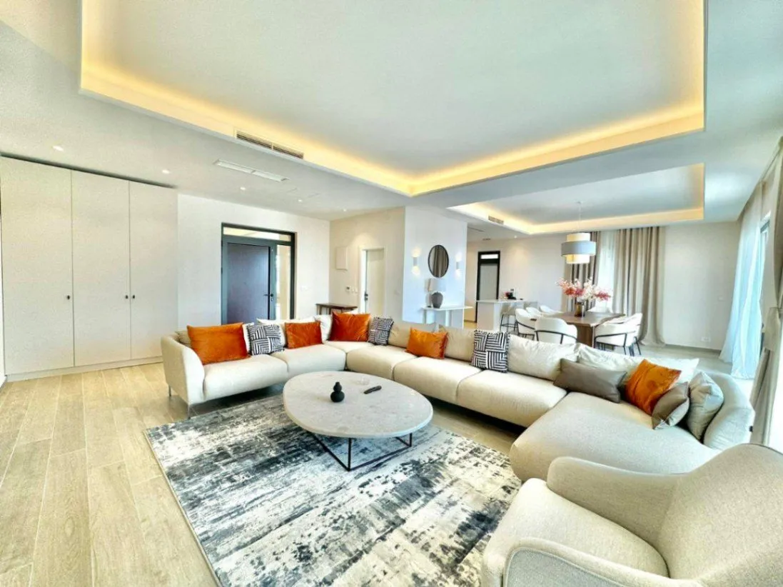 Izdavanje, kuća, 350m², Pržno, Budva