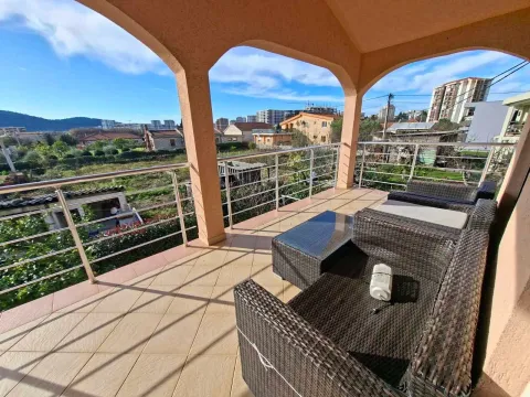 Rent, two bedroom apartment, 80m², Bjeliši, Bar - image 13