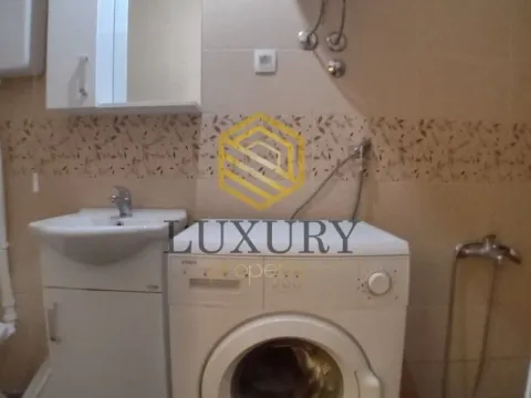 Izdavanje, jednosoban stan, 37m², Autobuska stanica, Podgorica - image 7