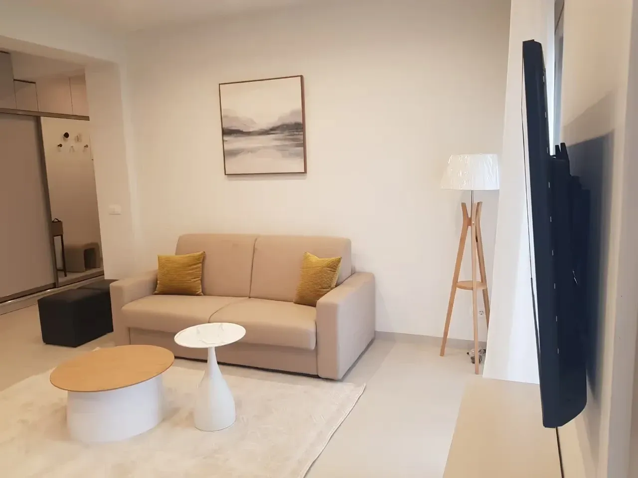 Izdavanje, stan, 70m², Tivat, Crna Gora