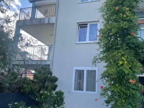 Izdavanje, trosoban stan, 141m², Donja Gorica, Podgorica - image 2