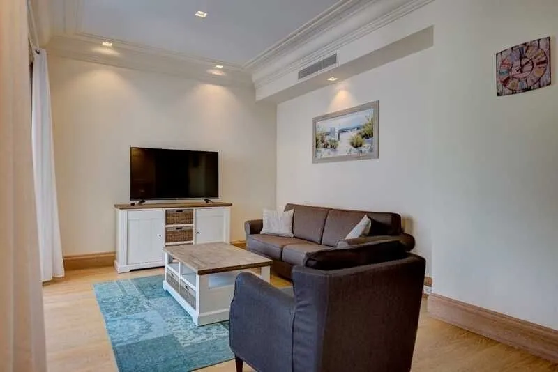 Prodaja, jednosoban stan, 74m², Tivat, Crna Gora