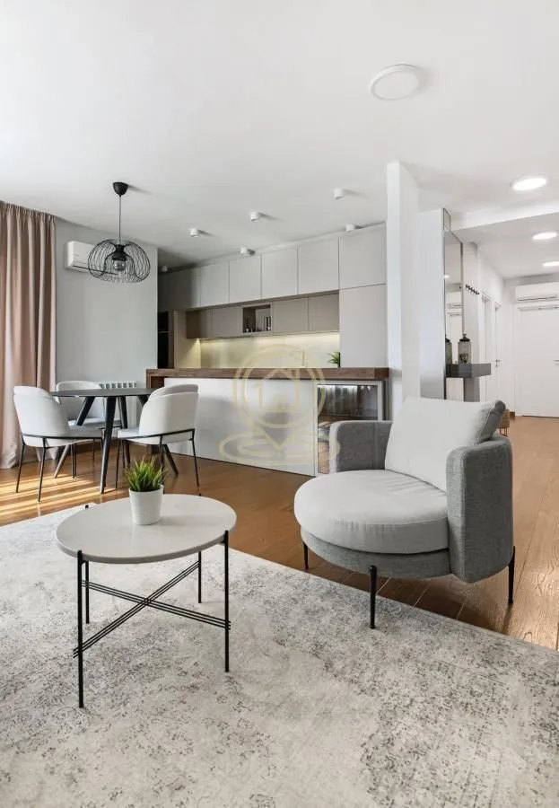 Rent, four bedroom apartment, 99m², Crveni Krst, Beograd