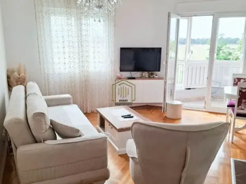 Izdavanje, jednosoban stan, 50m², Stari Aerodrom, Podgorica - image 1