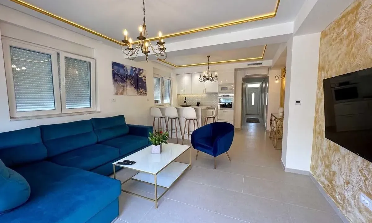 Izdavanje, jednosoban stan, 53m², Centar, Tivat