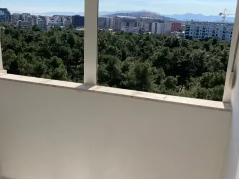 Izdavanje, dvosoban stan, 40m², Blok 5, Podgorica - image 10