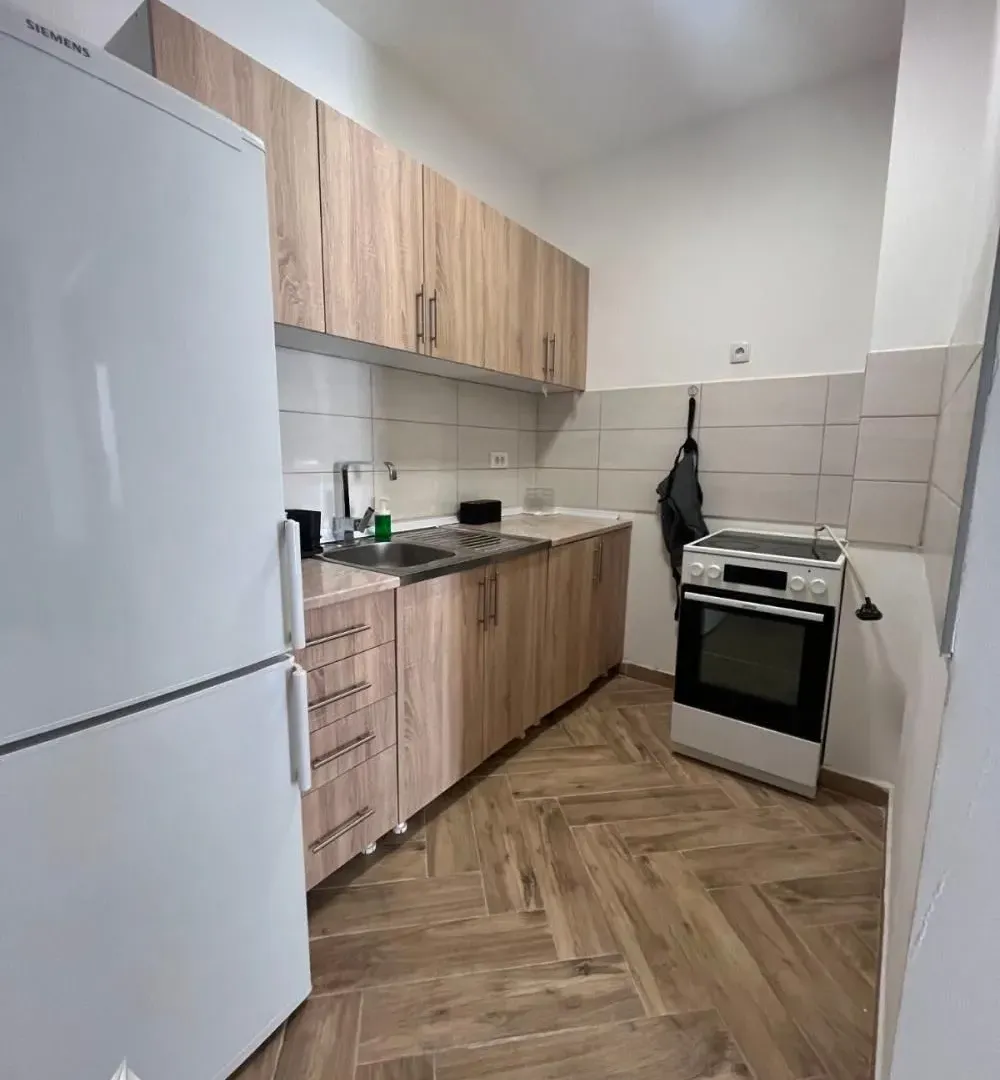 Rent, three bedroom apartment, 76m², Zvezdara Sve Podlokacije, Beograd