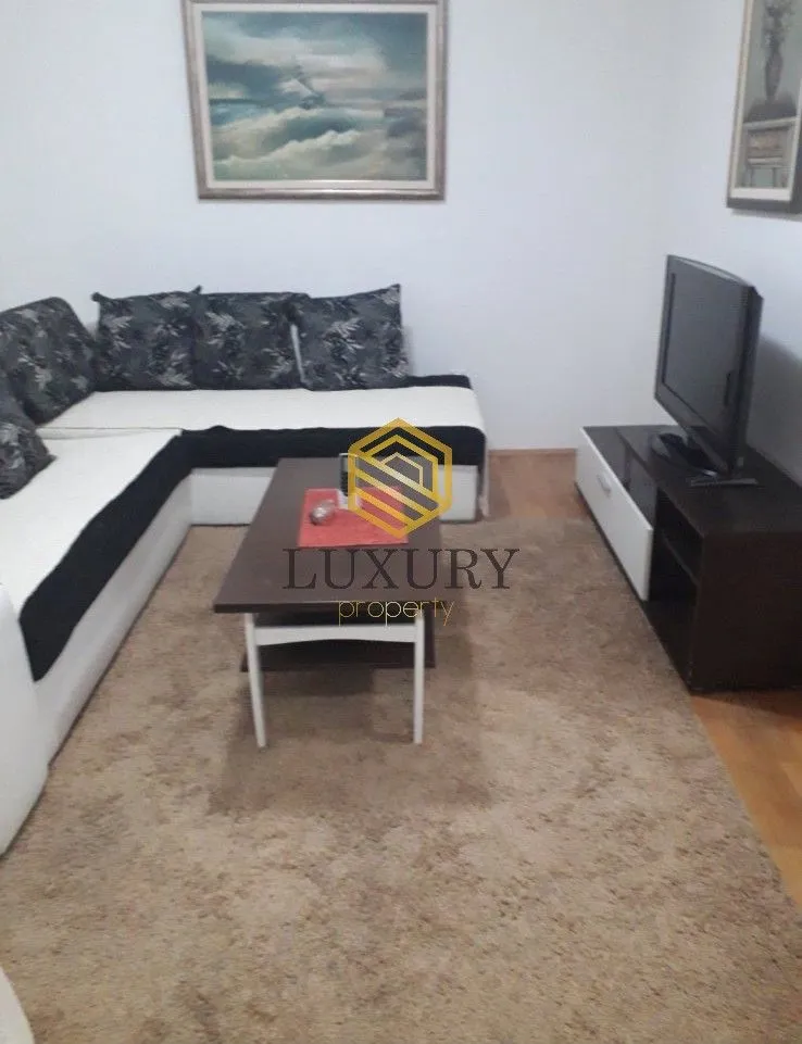 Rent, studio apartment, 30m², Stari Aerodrom, Podgorica