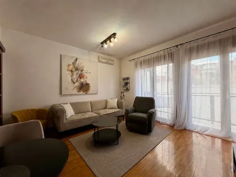Stan in Vračar Hram