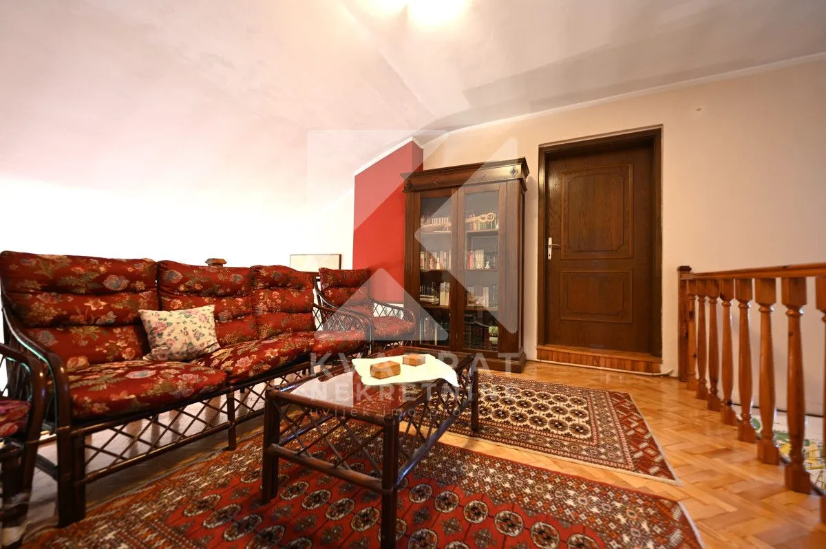 Sale, house, 280m², Masline, Podgorica