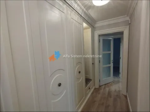 Izdavanje, stan, 215m², Senjak, Beograd - image 47