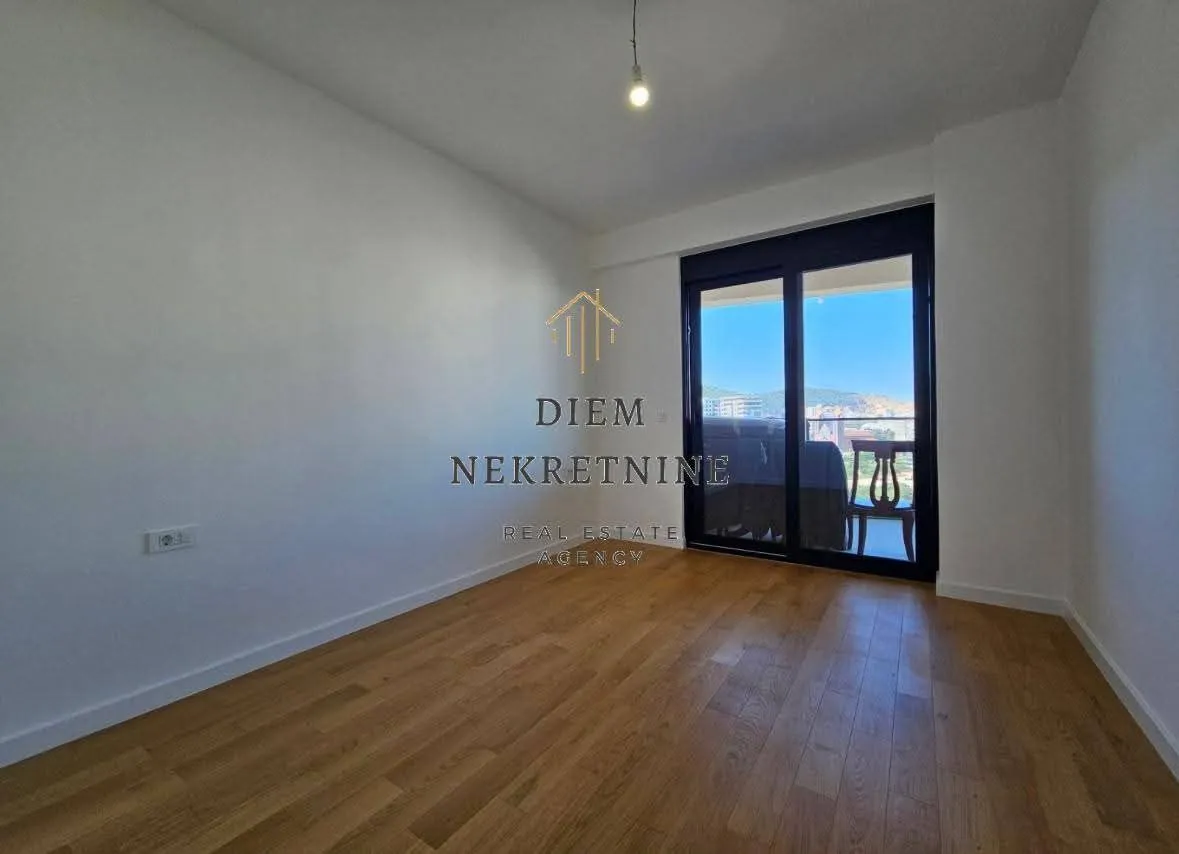 Sale, two bedroom apartment, 80m², Centar, Bar