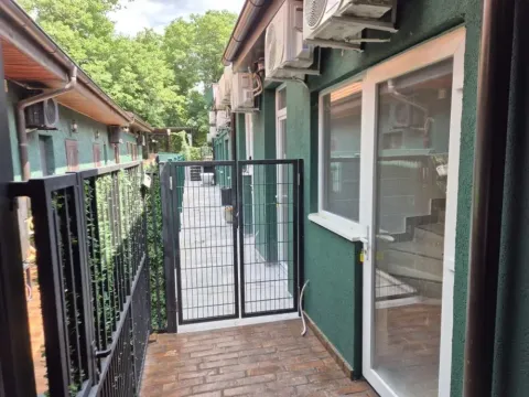 Izdavanje, kuća, 230m², Zemun Gardoš, Zemun Sve Podlokacije - image 6