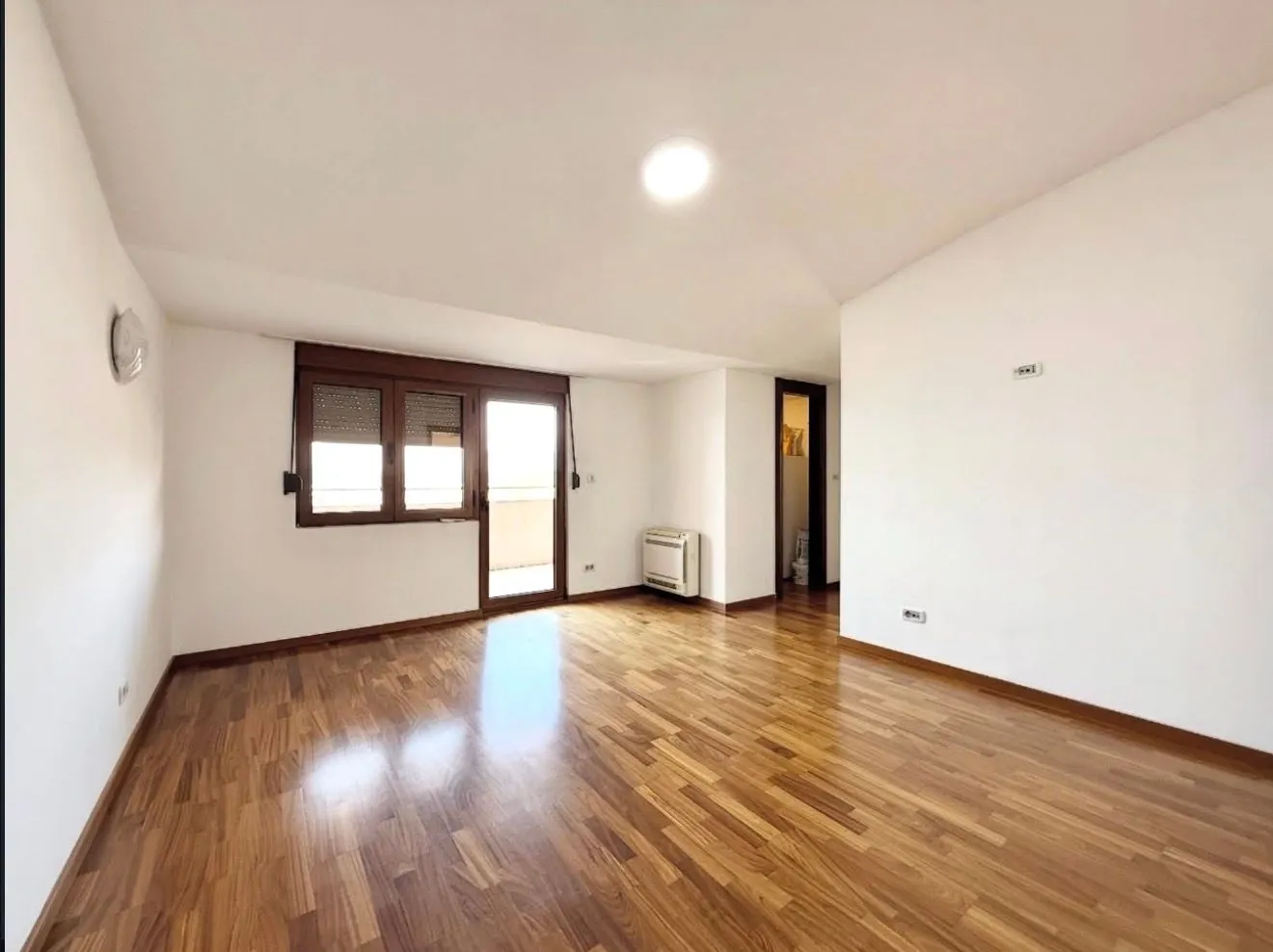 Sale, four bedroom apartment, 220m², Preko Morače, Podgorica