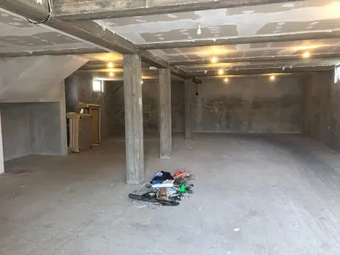 Izdavanje, poslovni prostor, 180m², Prijepolje, Srbija - image 2