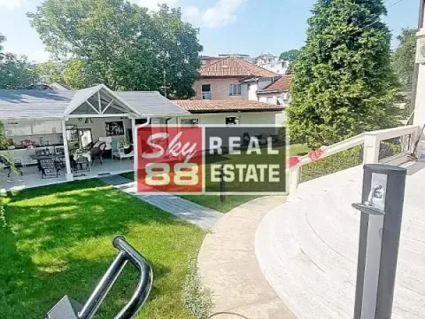 Prodaja, kuća, 280m², Stari Košutnjak, Rakovica - image 1
