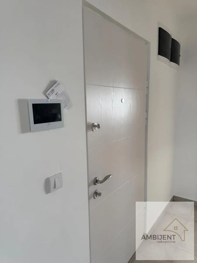 Izdavanje, dvosoban stan, 40m², Ledine, Beograd