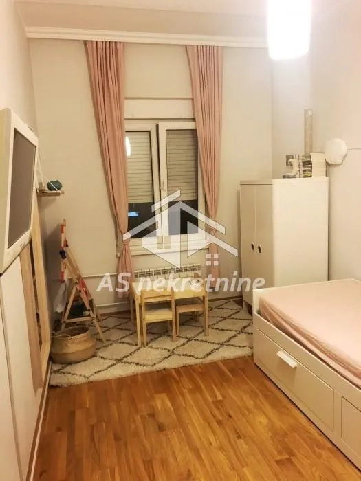 Izdavanje, dvosoban stan, 50m², Kalenić Pijaca, Vračar Sve Podlokacije