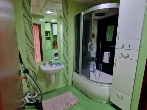 Rent, one bedroom apartment, 73m², City Kvart, Podgorica - image 10