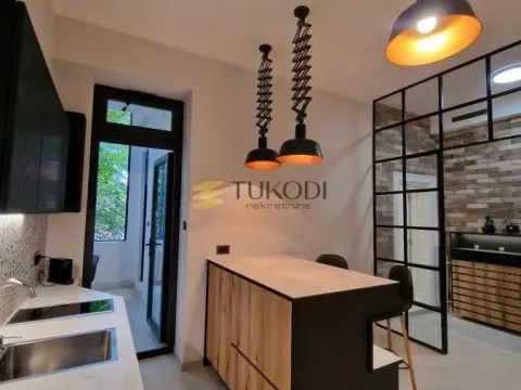 Prodaja, trosoban stan, 100m², Stari grad, Novi Sad - image 1