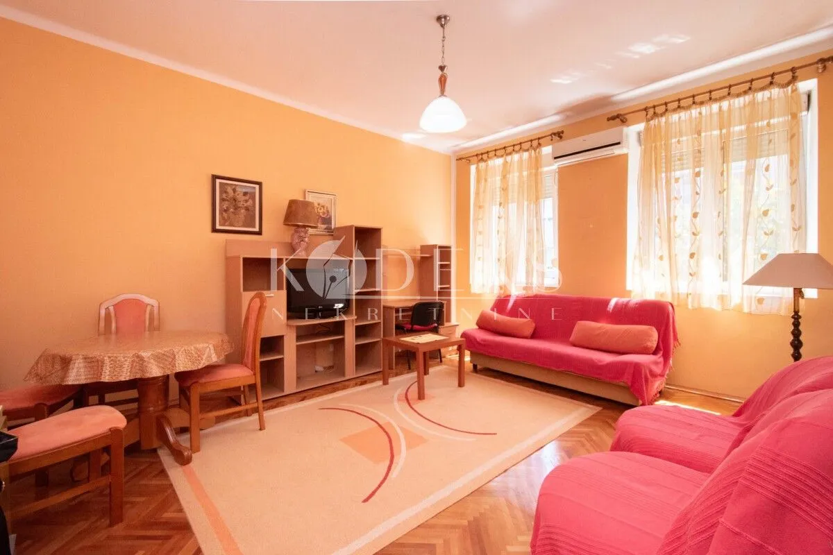 Izdavanje, jednosoban stan, 45m², Centar, Podgorica
