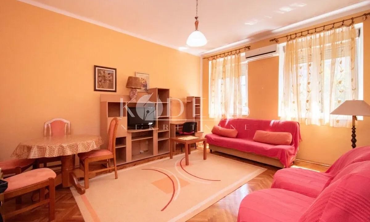 Izdavanje, jednosoban stan, 45m², Centar, Podgorica