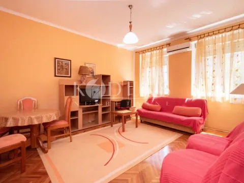 Izdavanje, jednosoban stan, 45m², Centar, Podgorica - image 1