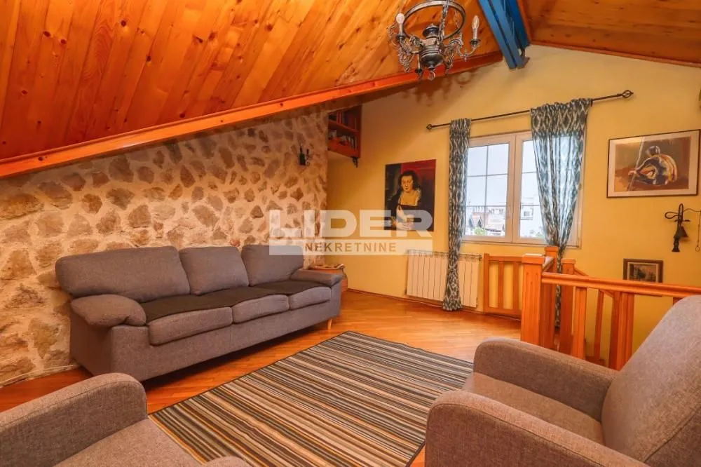 Izdavanje, stan, 130m², Savski Venac, Beograd