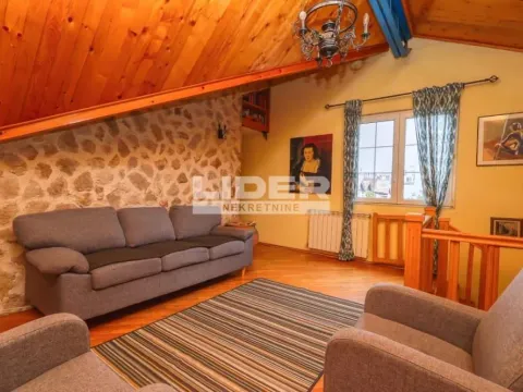 Izdavanje, stan, 130m², Savski Venac, Beograd