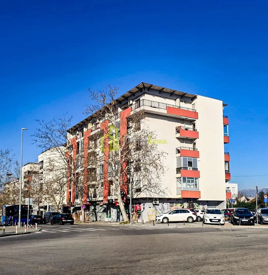 Prodaja, trosoban stan, 92m², Autobuska stanica, Podgorica