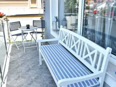 Izdavanje, dvosoban stan, 75m², Kalimanj, Tivat - image 12