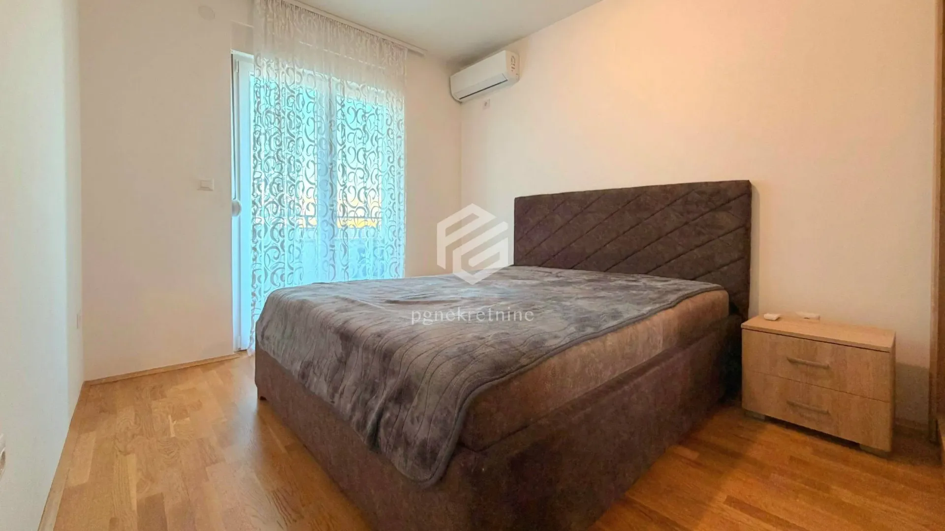 Izdavanje, jednosoban stan, 50m², Stari Aerodrom, Podgorica