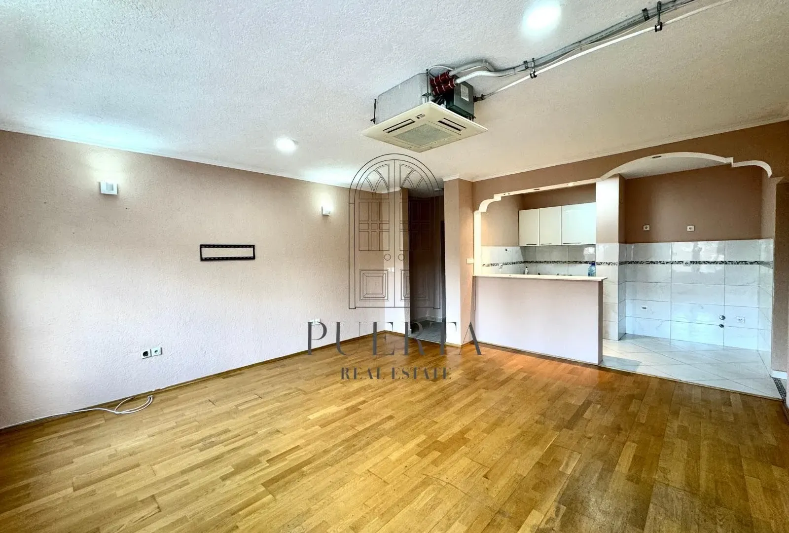 Izdavanje, dvosoban stan, 69m², Ljubović, Podgorica