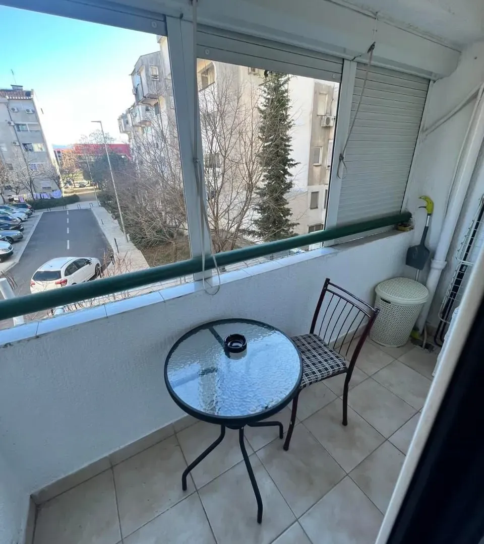 Izdavanje, jednosoban stan, 35m², Stari Aerodrom, Podgorica