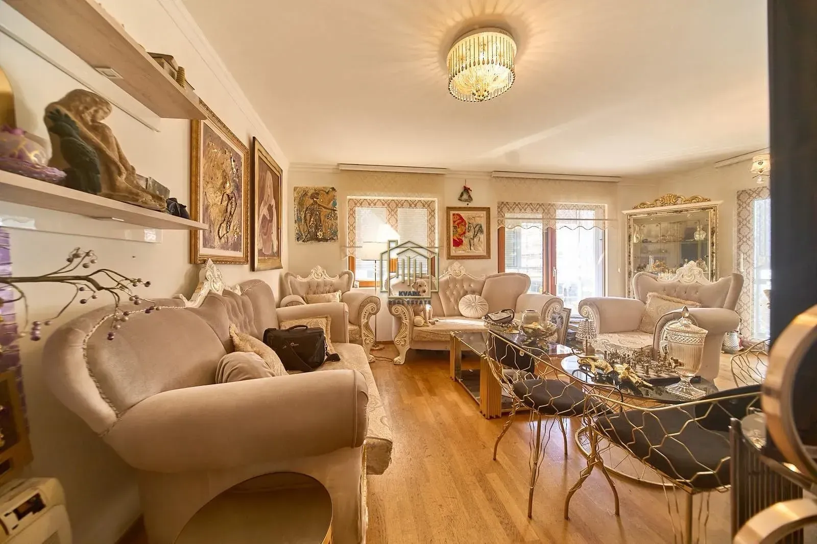 Prodaja, trosoban stan, 120m², Tološi, Podgorica